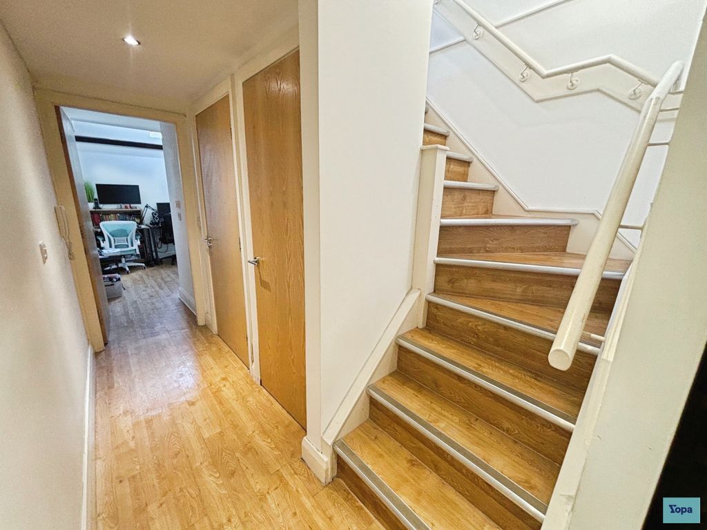 Property photo 2 of 20 2