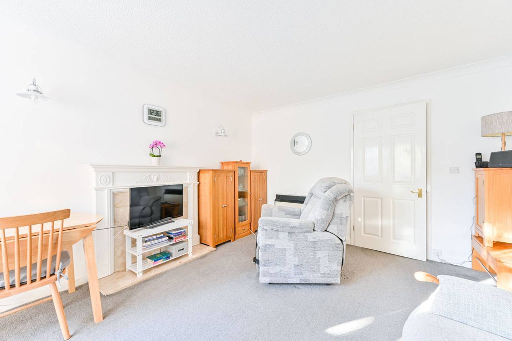 Property photo 2 of 10
