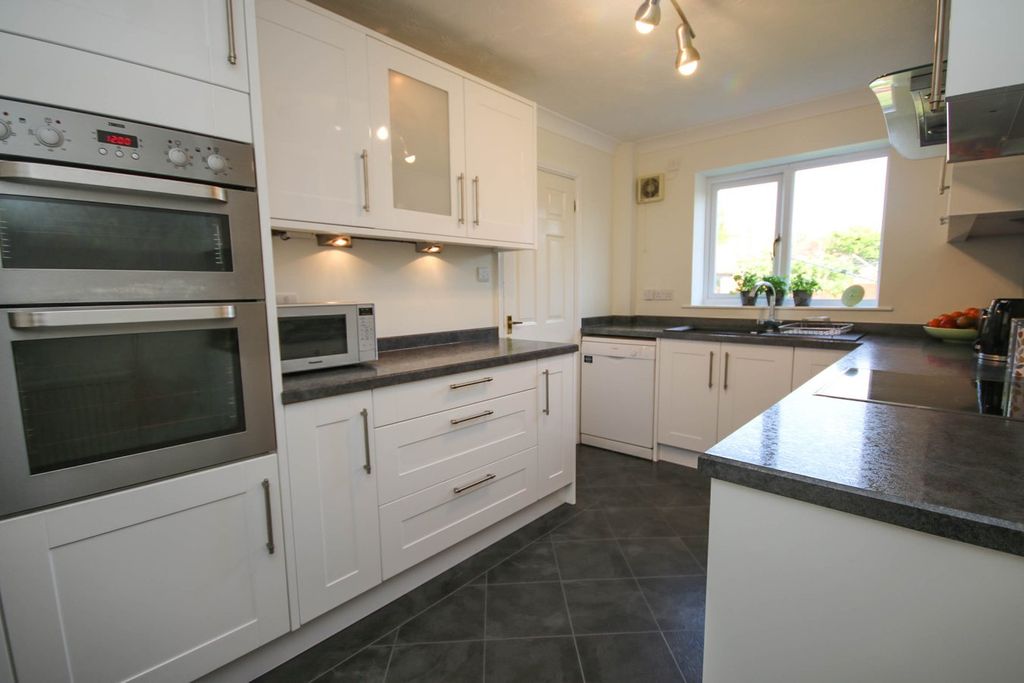 Property photo 3 of 20