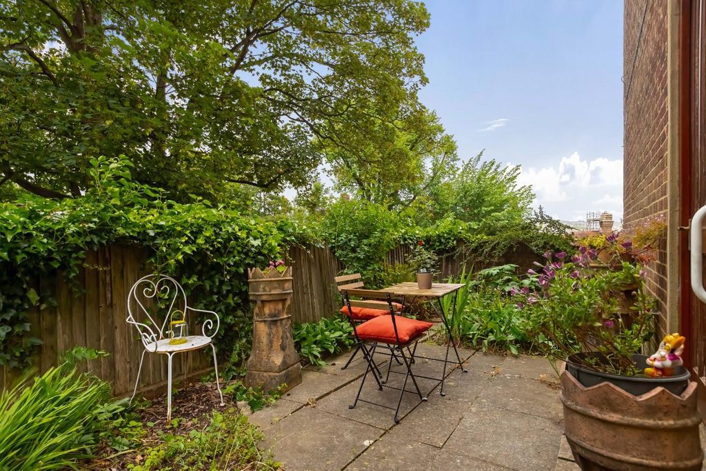Property photo 2 of 15 Elm Court_15.Jpg