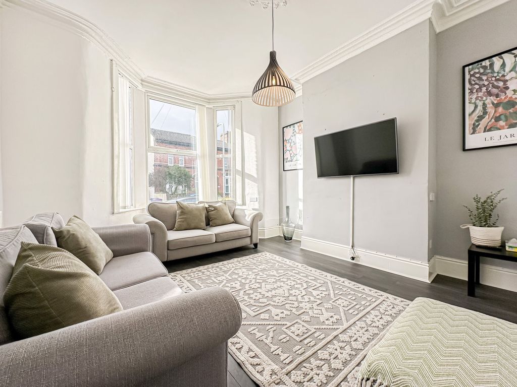 Property photo 3 of 20 Photo 6