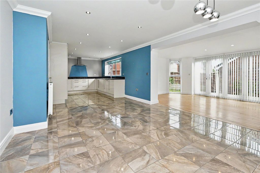 Property photo 3 of 25 Picture No. 32