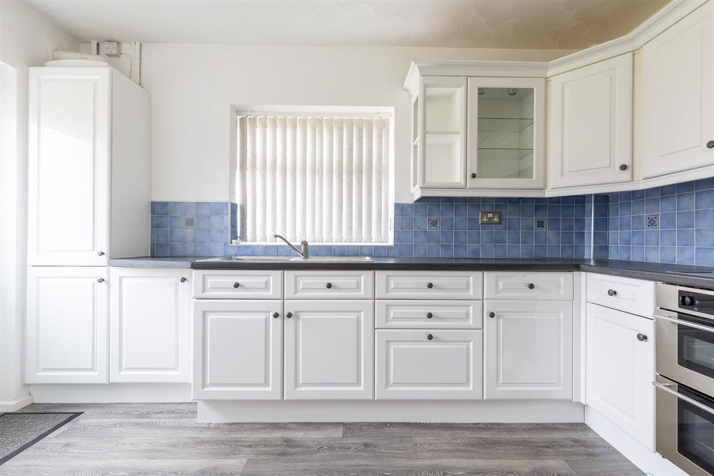 Property photo 2 of 24 11Beaumontclose-22.Jpg
