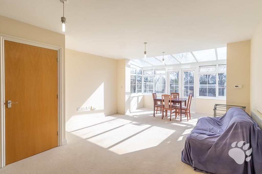 Property photo 3 of 22 Lounge/Conservatory