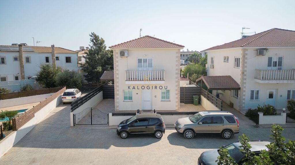 Property photo 1 of 33