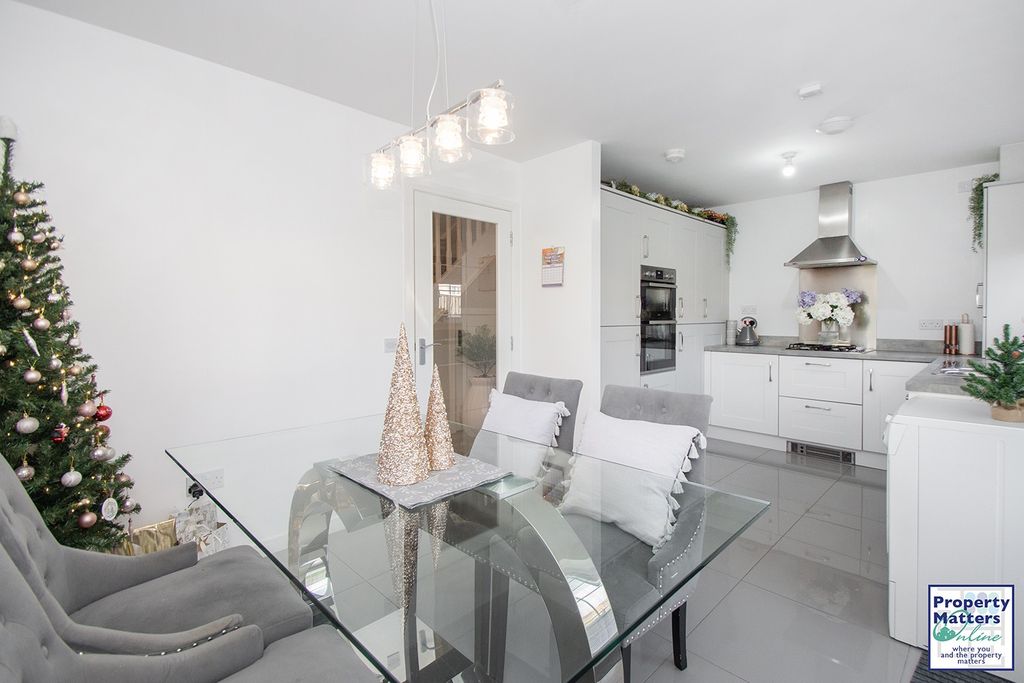 Property photo 3 of 27 Kitchen Diner