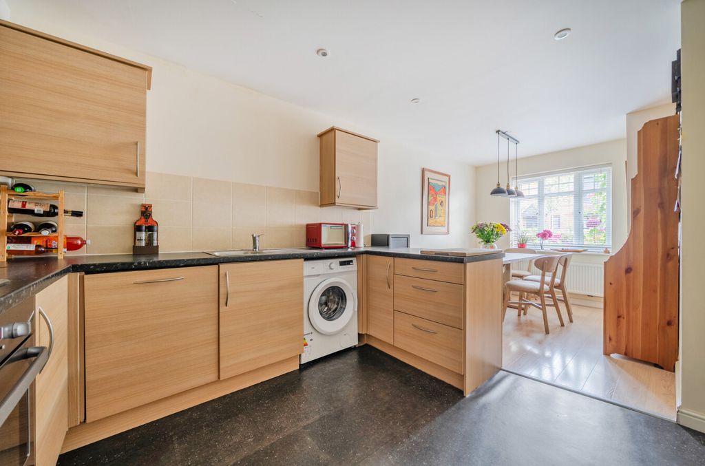 Property photo 3 of 24 1496380-3-6A5F393...