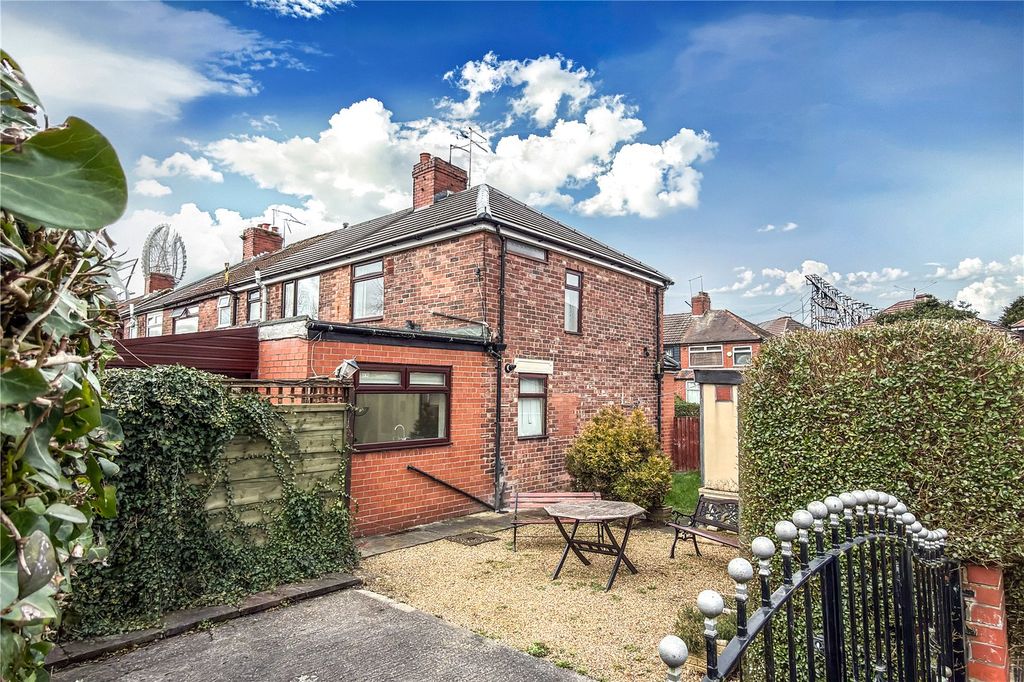 Property photo 2 of 18 Side External