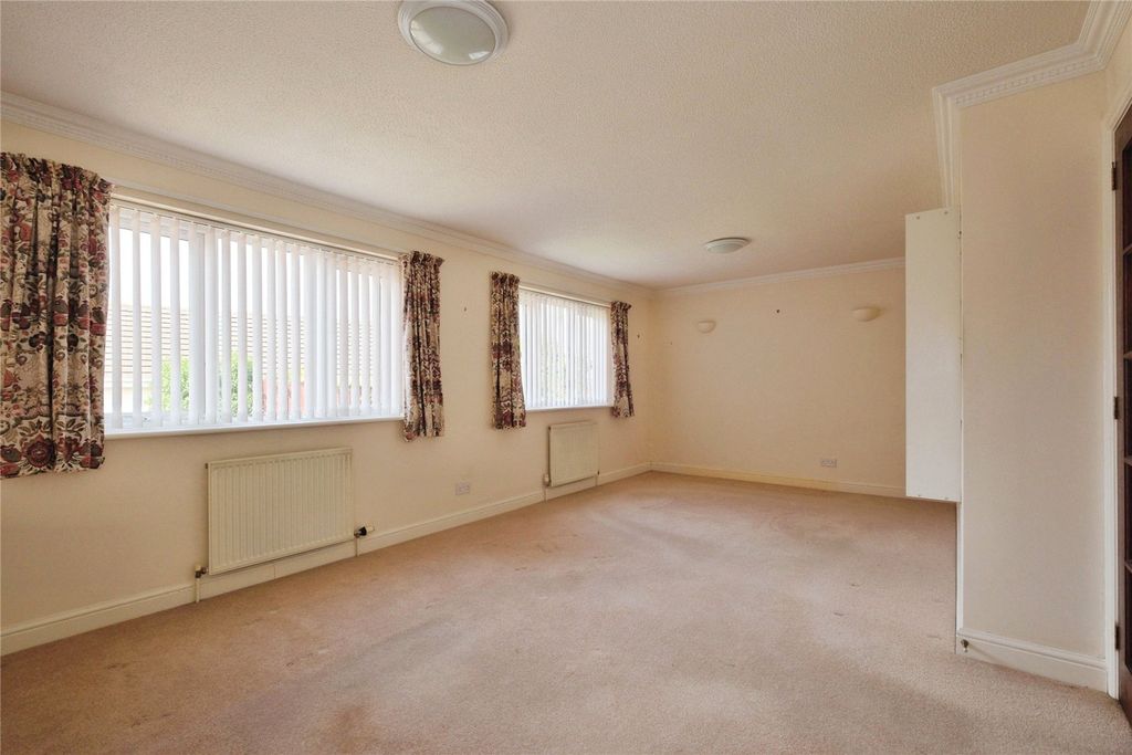 Property photo 3 of 19 Picture No. 10
