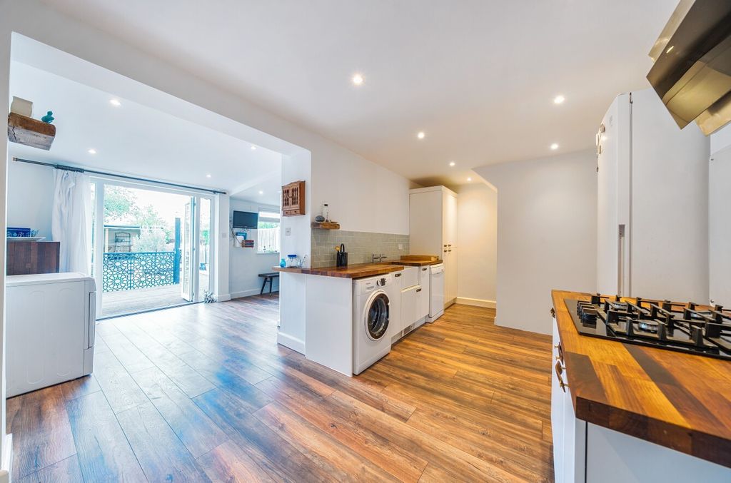 Property photo 3 of 17 5604002