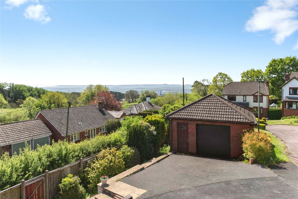 Property photo 2 of 19 Picture No. 17