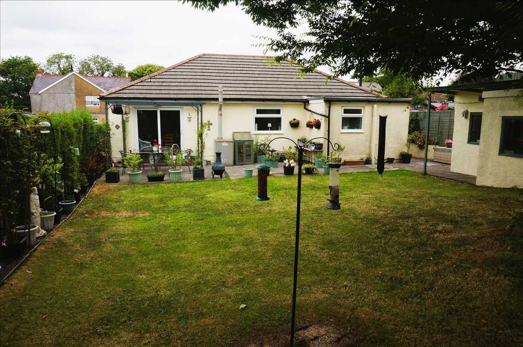 Property photo 2 of 26