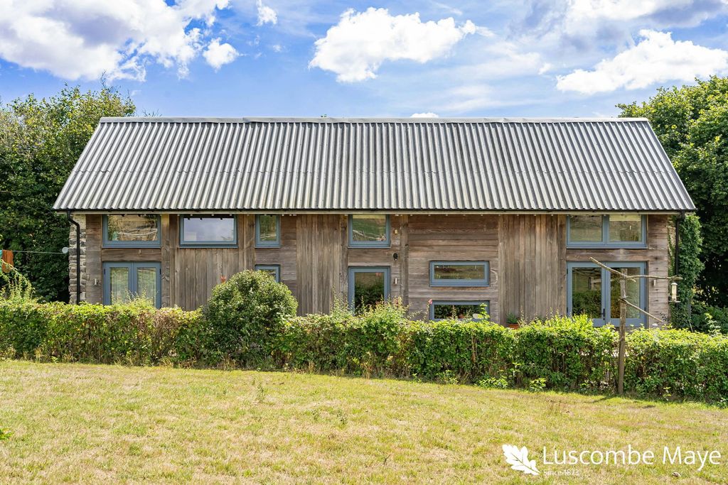 Property photo 1 of 37