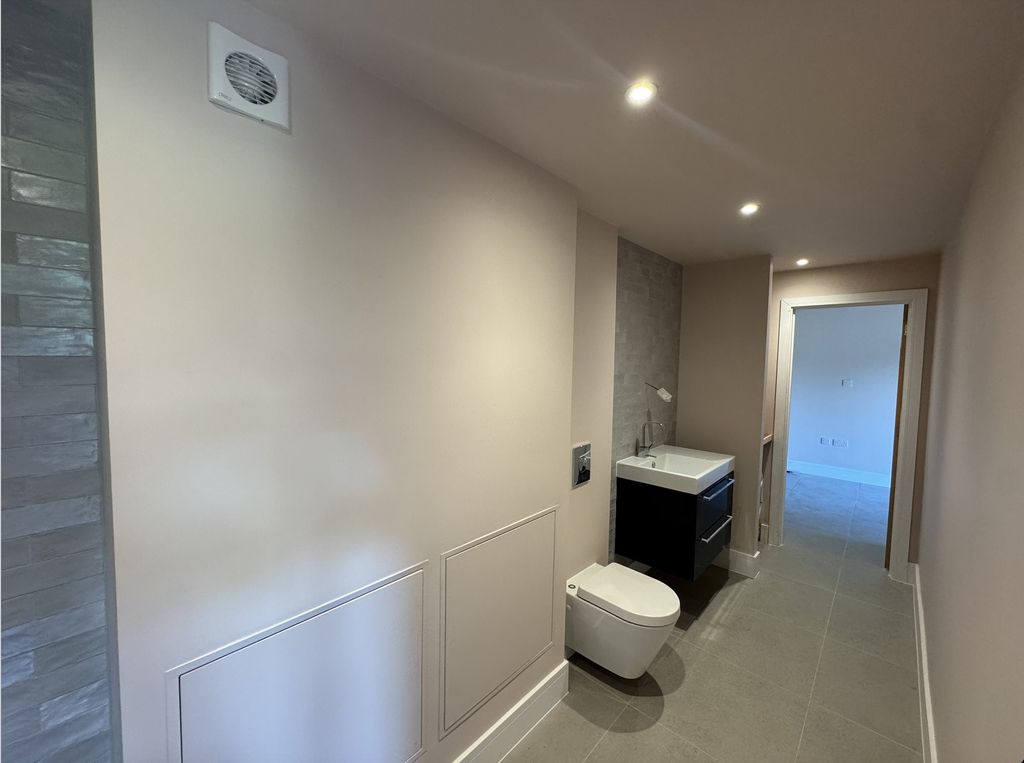 Additional image 10 of 4 bed property to rentPark Mews, Park Lane, Godden Green TN15