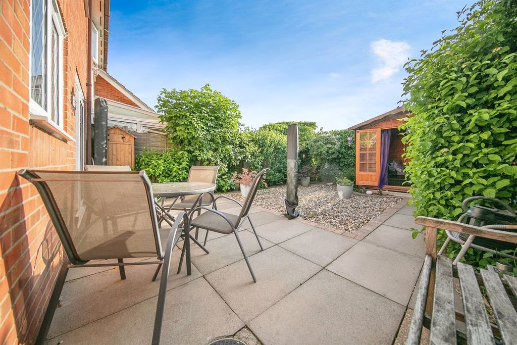 Property photo 2 of 17
