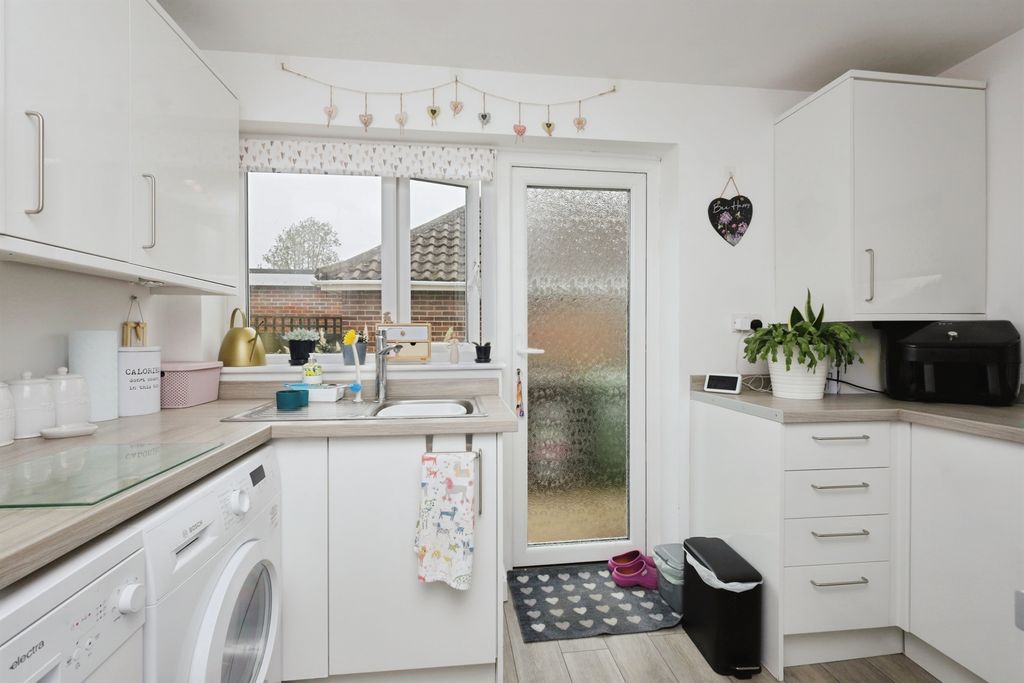 Property photo 3 of 13