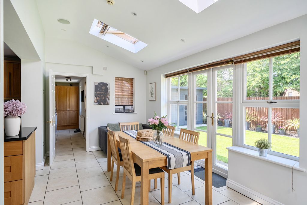 Property photo 2 of 25