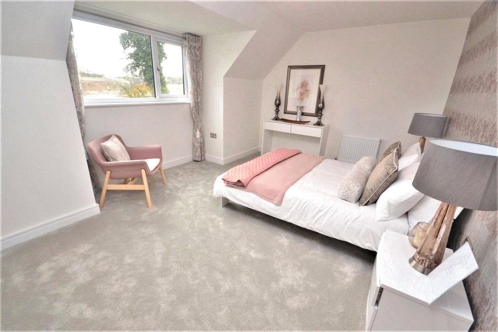 Property photo 3 of 7 Picture No. 06