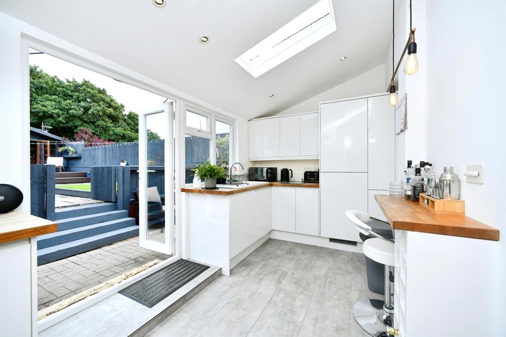 Property photo 3 of 31