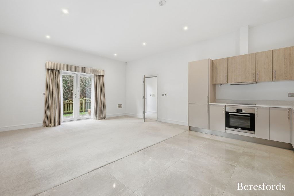 Property photo 3 of 15 Kitchen/ Lounge