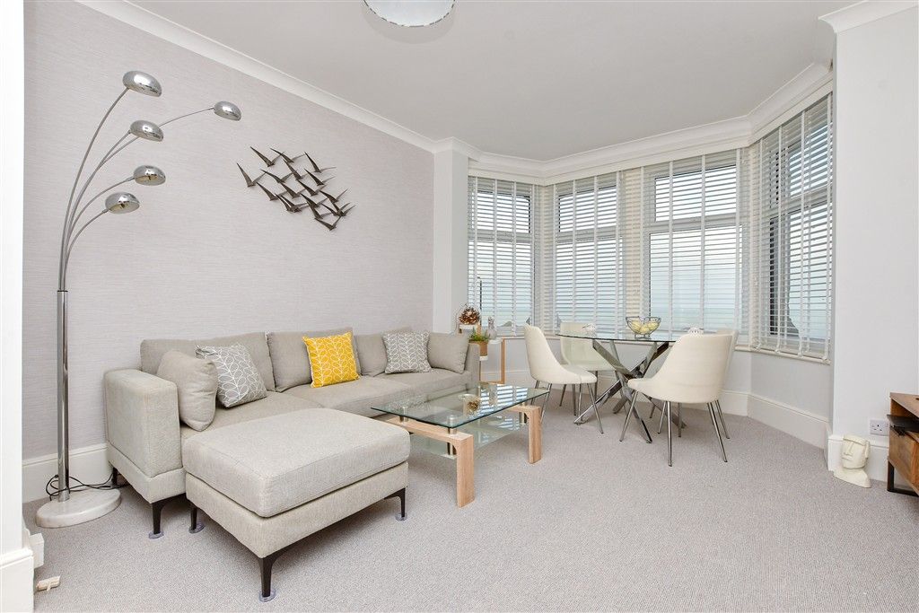 Property photo 2 of 9 Lounge/Diner