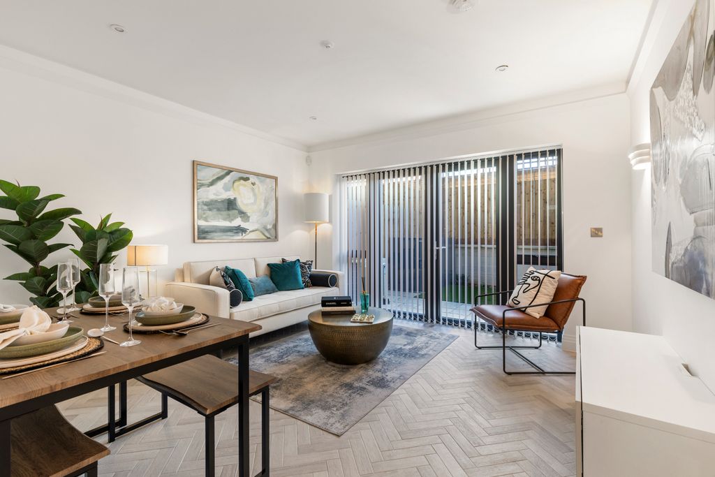 Property photo 1 of 22