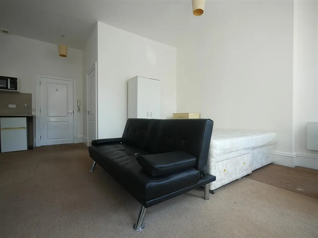 Apartment in Glasgow, Hillhead - More