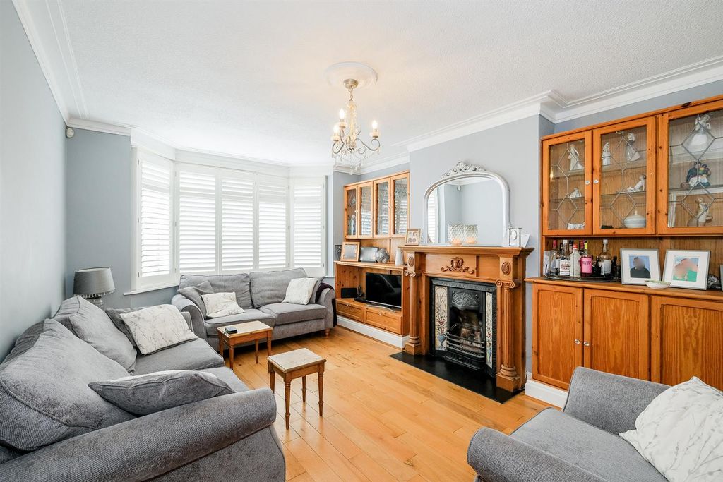 Property photo 3 of 22 Priory Avenue
