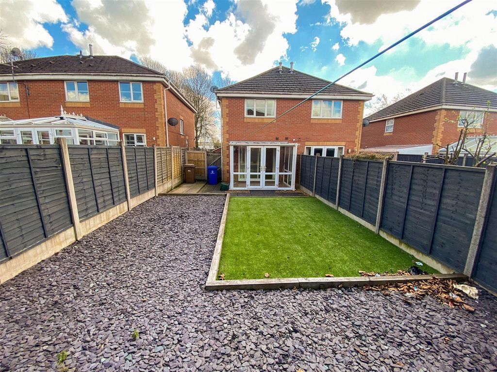 Property photo 3 of 12