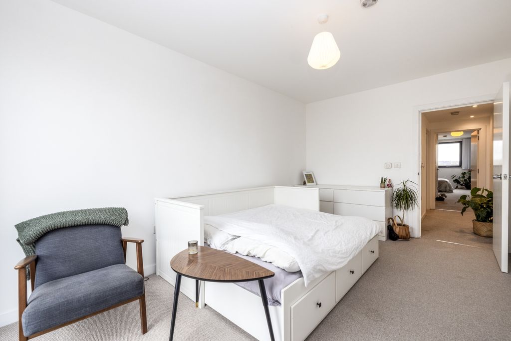 Property photo 3 of 20 Bedroom 2 (2)