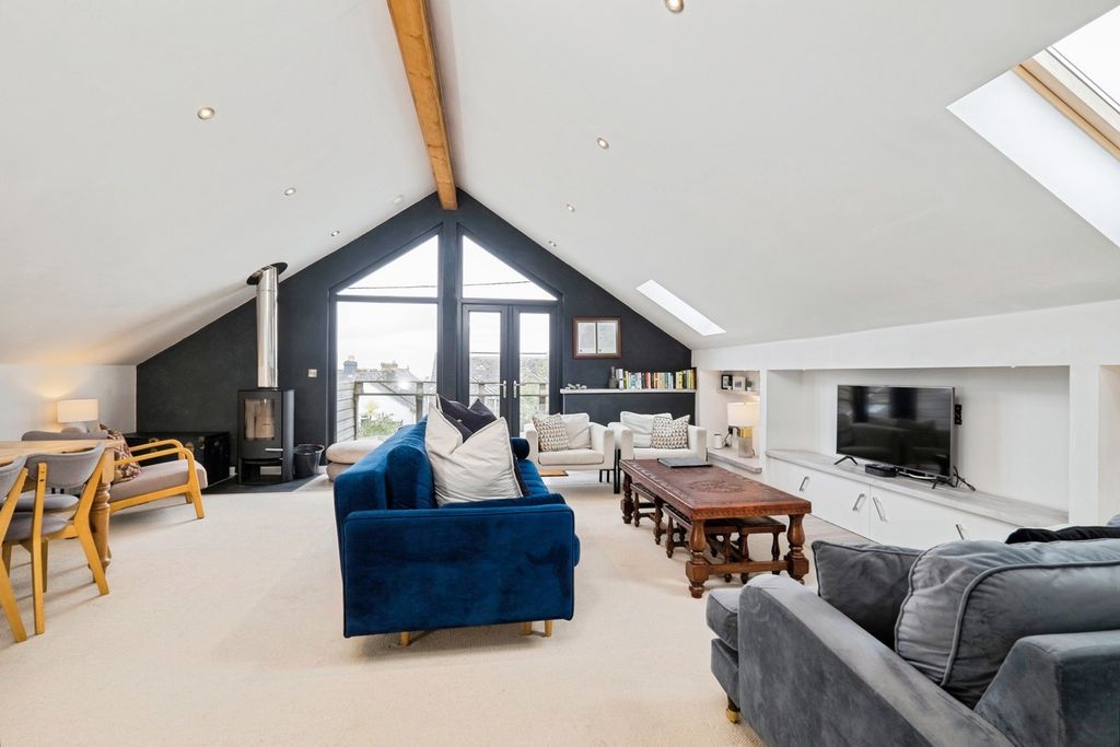 Property photo 1 of 13 Photo