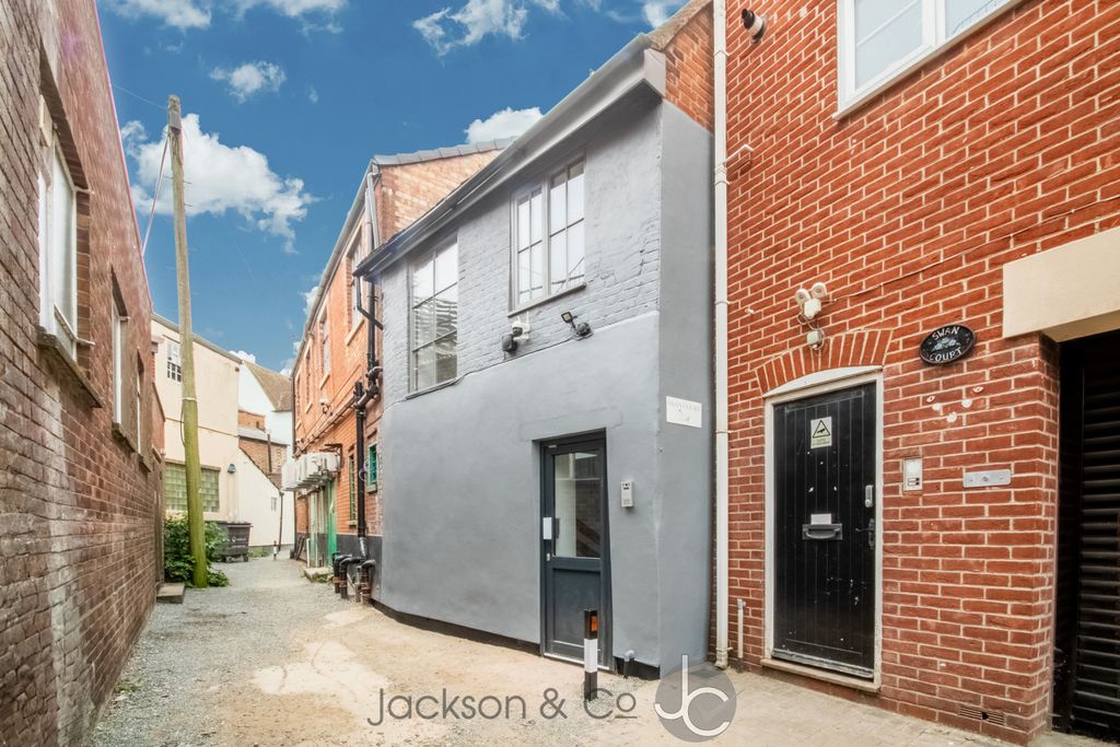 Property photo 1 of 6 1