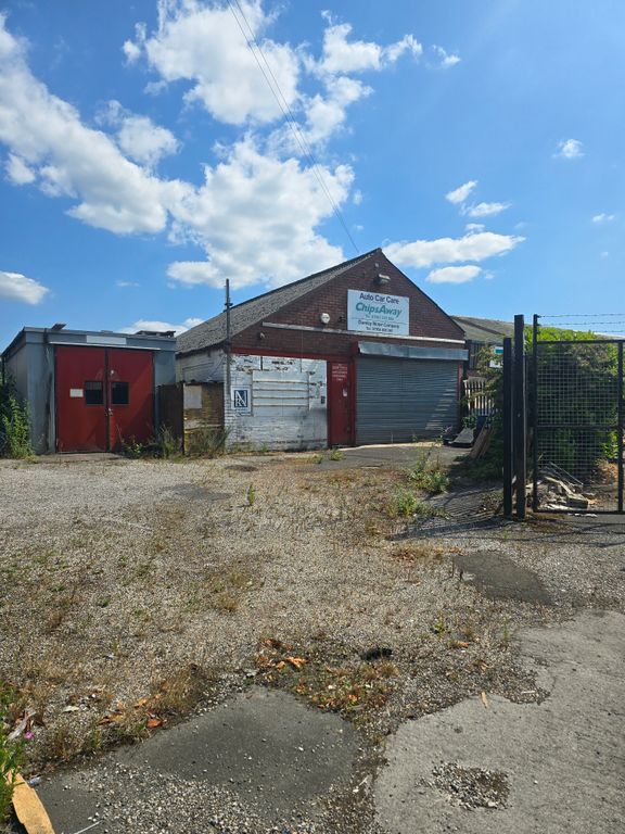 Property photo 1 of 1 Showing Yard