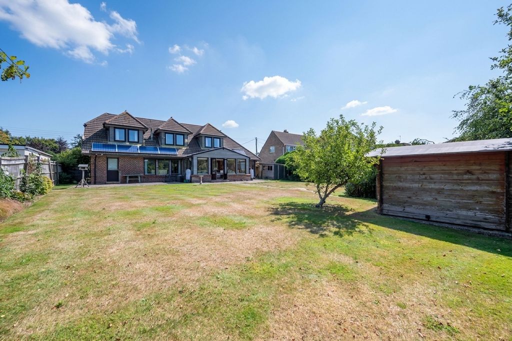 Property photo 2 of 31
