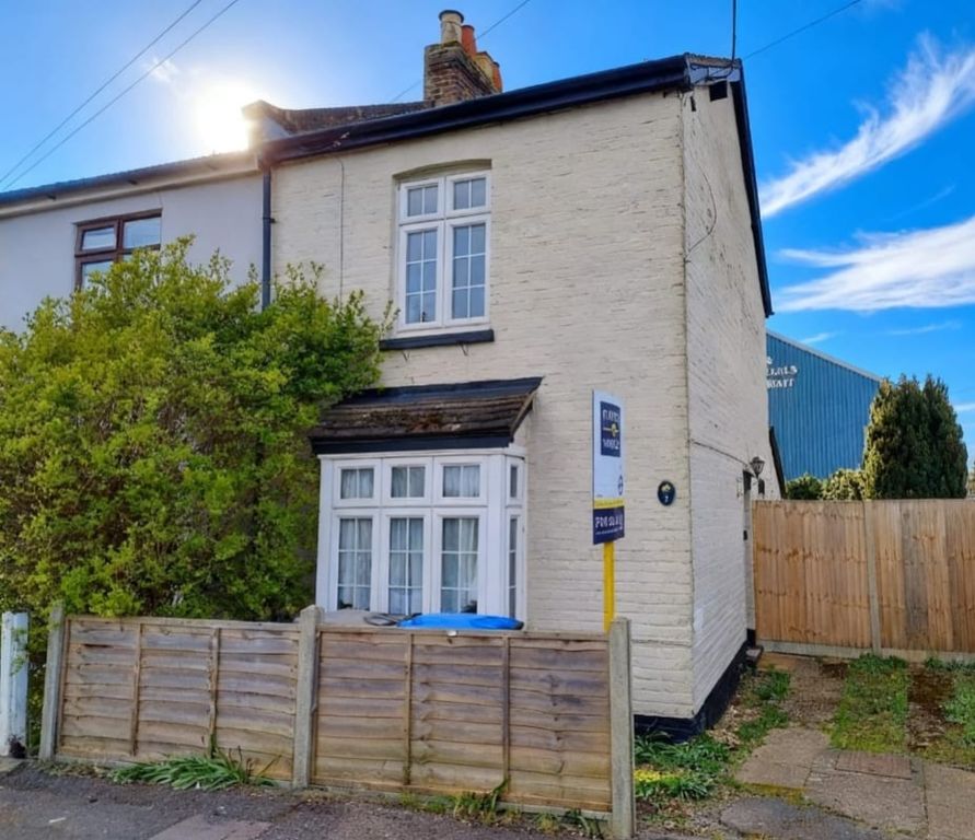 Property photo 1 of 8 Front