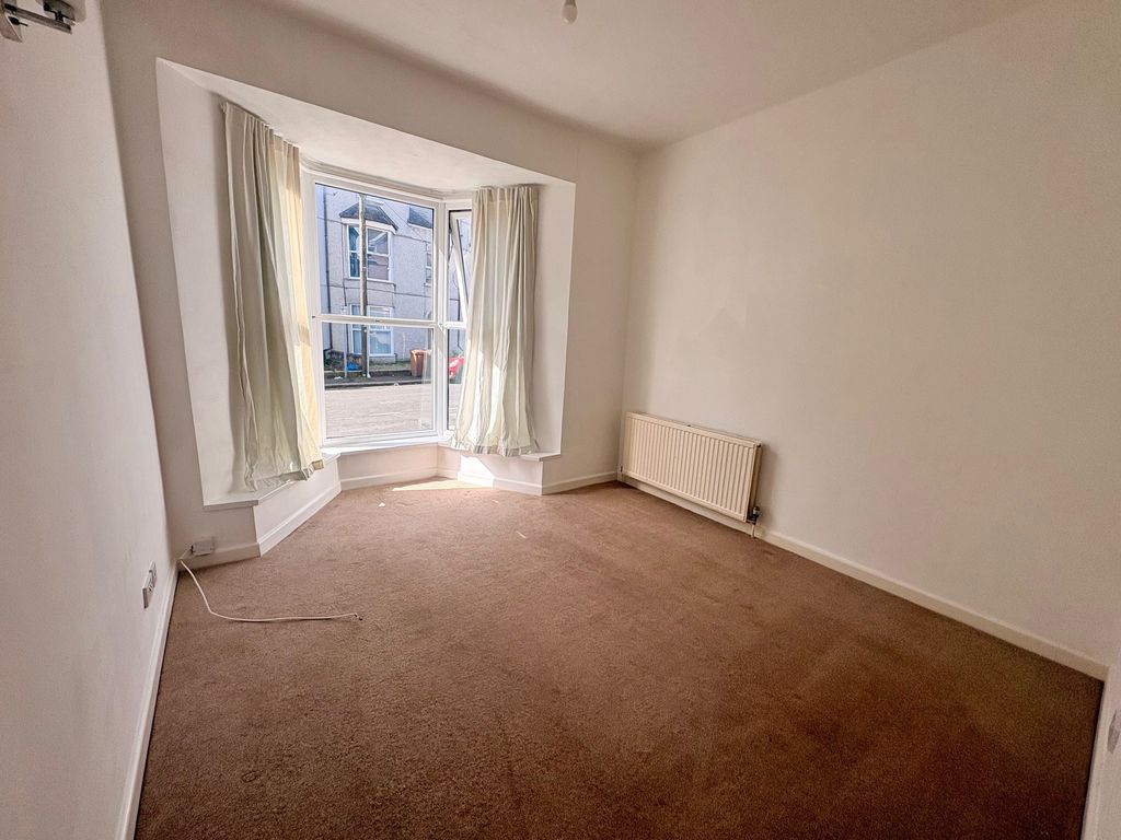 Property photo 2 of 8 Image