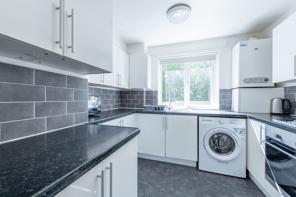 Property photo 2 of 30