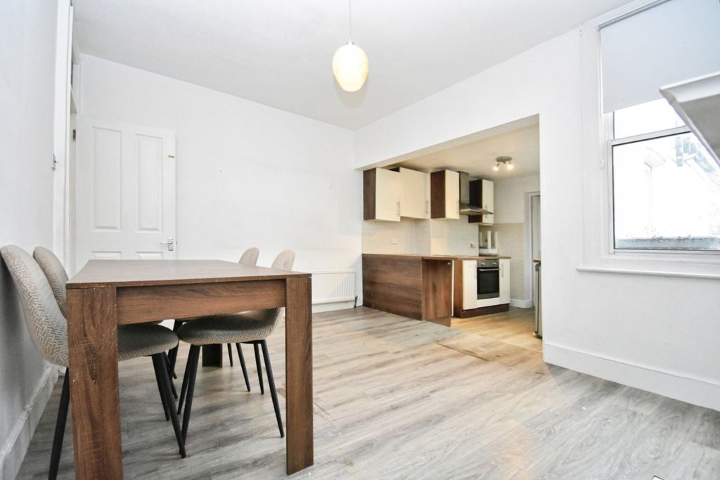 Property photo 2 of 11 7Ae2ee8d-Dsc_0006