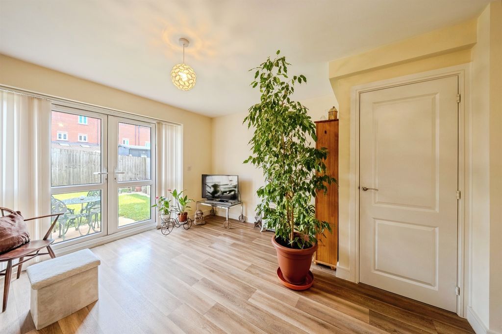 Property photo 3 of 23