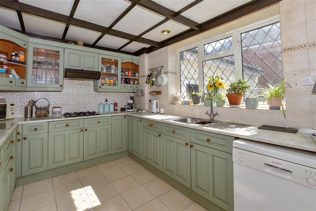 Property photo 3 of 14 Kitchen