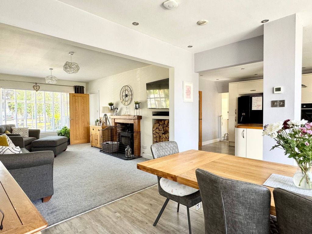 Property photo 3 of 35