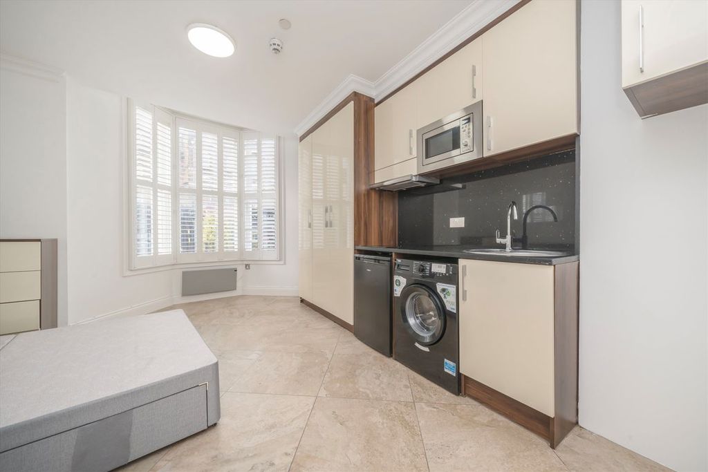 Property photo 2 of 4
