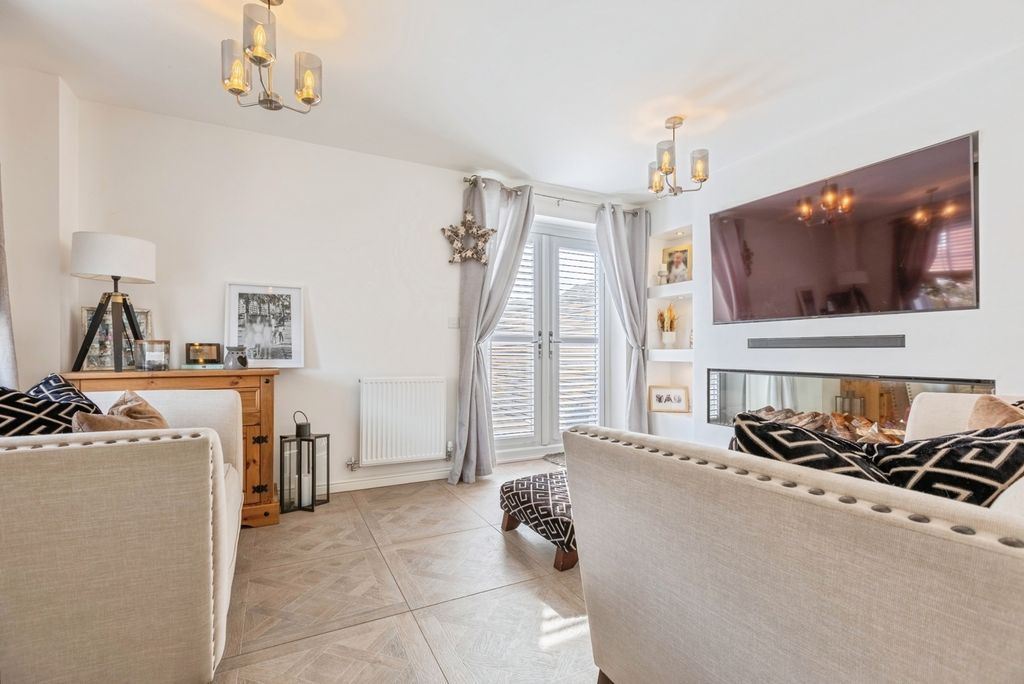 Property photo 2 of 17 Photo