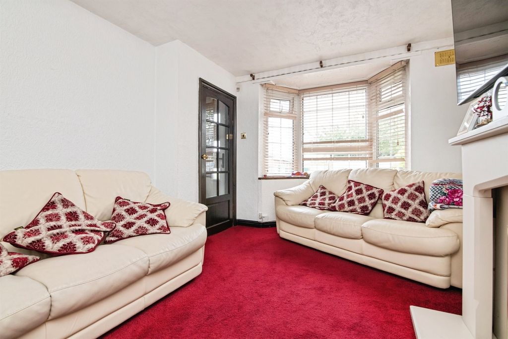 Property photo 2 of 12
