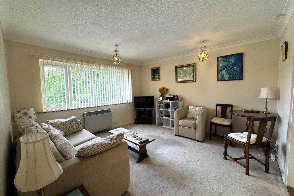 Property photo 2 of 9 Picture No. 21