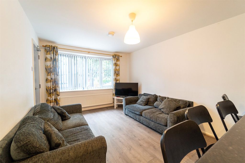 Property photo 3 of 22 Picture No. 14