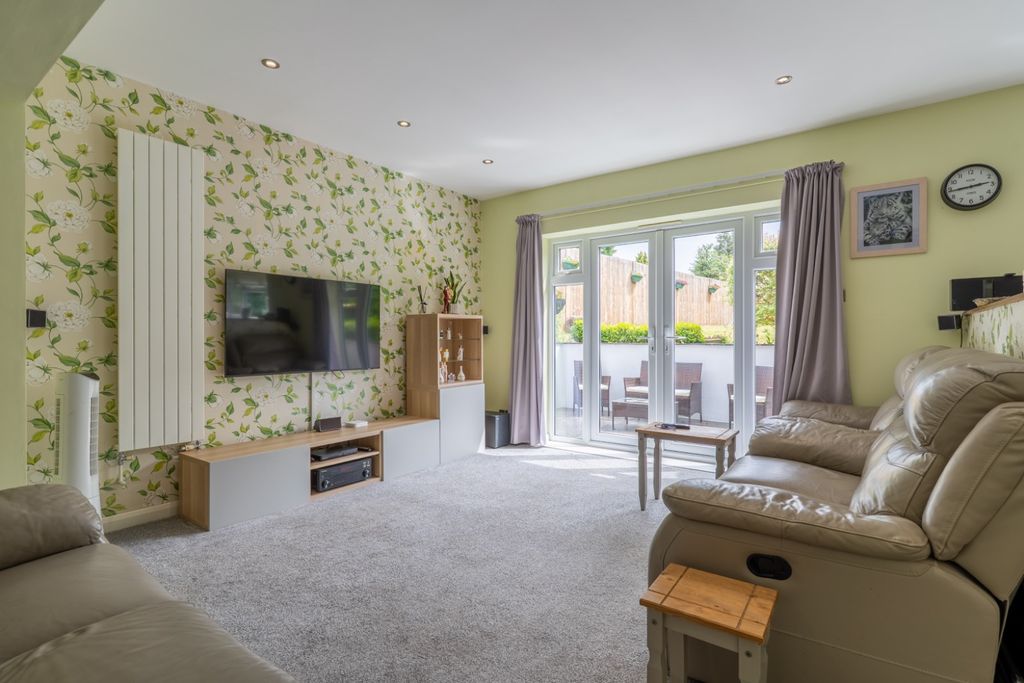 Property photo 3 of 22 5127386