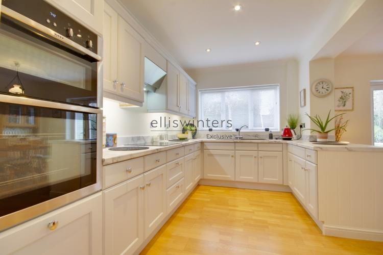 Property photo 3 of 27