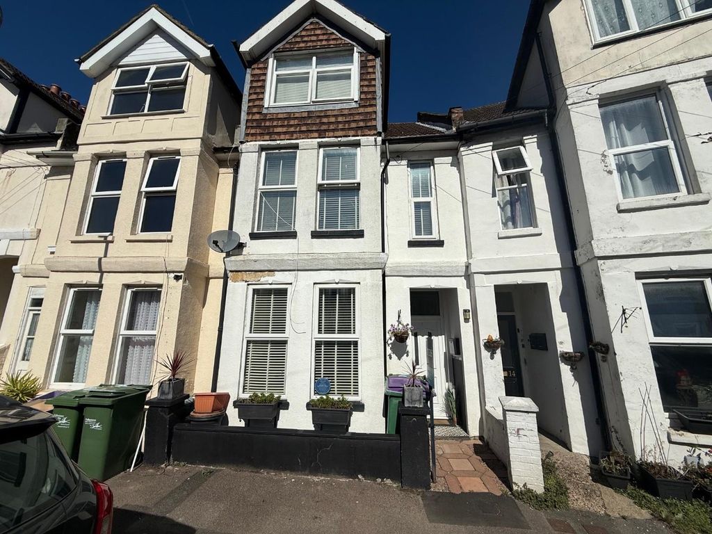 Property photo 1 of 13 Broadmead Front.Jpg