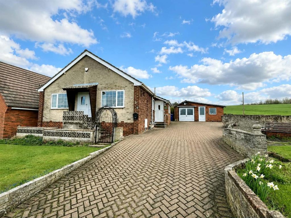 Property photo 1 of 15 Frontage